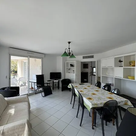 Climatise En Centre-ville De - Fr-1-100-356 Appartement Cavalaire-sur-Mer
